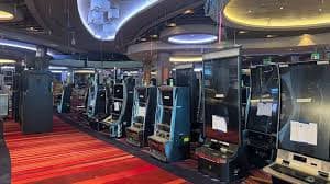 Antarmuka aplikasi sumpahjitu dengan permainan slot dan sportsbook